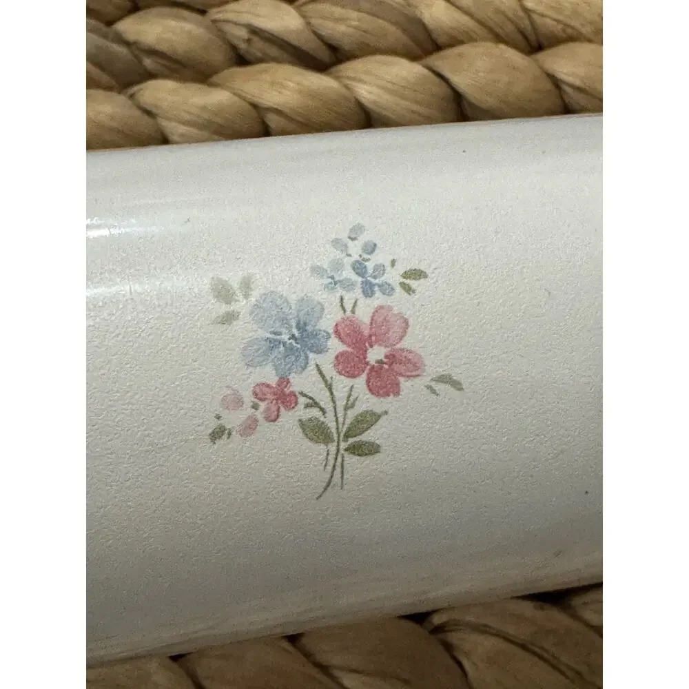 Norwall PR33843 Delicate Daisies Vinyl Wallpaper Block Print Floral Flowers